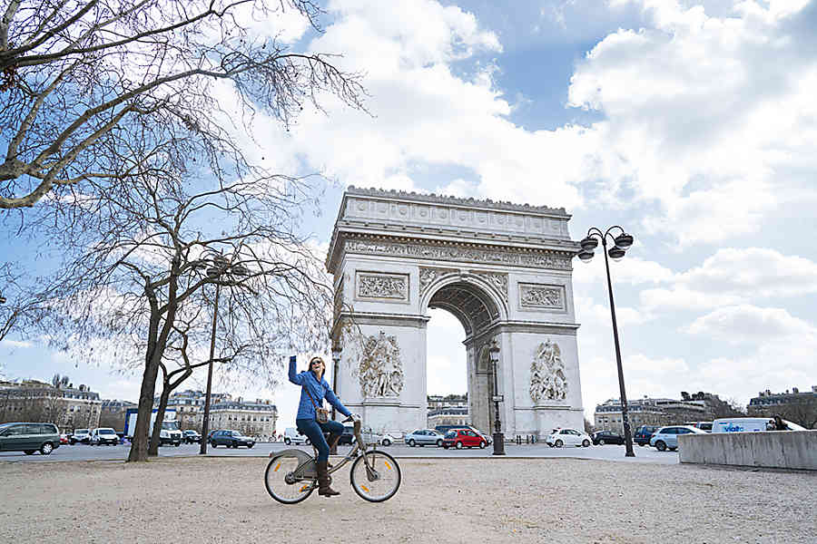 Arc de Triomphe Paris with Kids 