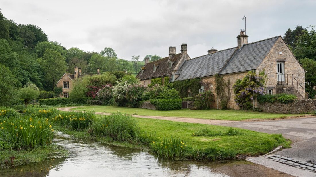 houses on a river in upper slaughter